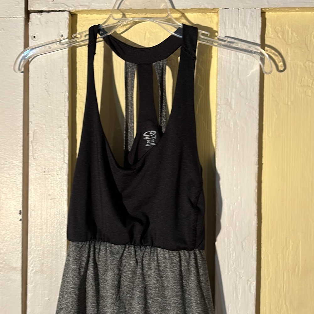 Sport top - Picture 2 of 5
